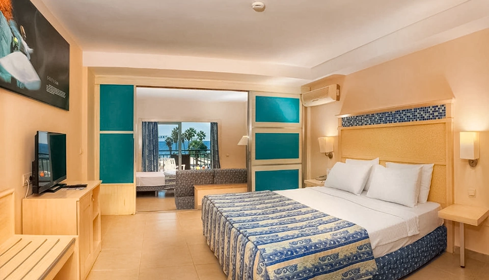 هتل افسیا هالیدی بیچ کلاب کوش آداسی